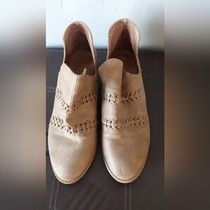 Universal Thread Men's Tan Perforated Loafers